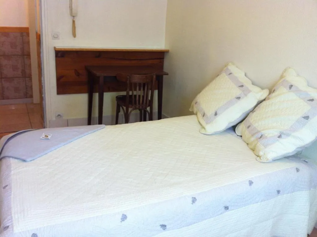 Hipotel Bordeaux Menilmontant 3* Paris