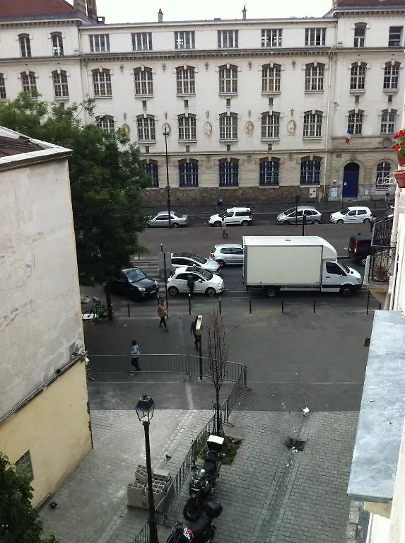 Hipotel Bordeaux Menilmontant Paris